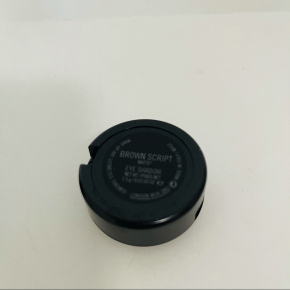 MAC Brown Script Eyeshadow - Picture 3 of 6